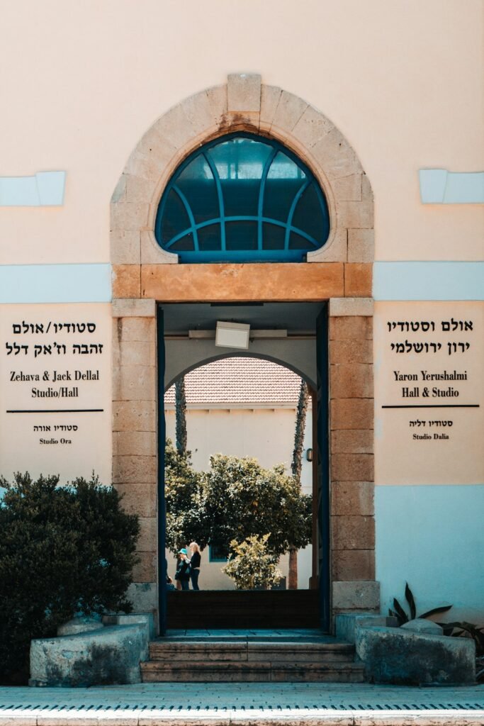 ניווט בעולם המשפט המודרני: המעטפת המקיפה של משרד עורכי דין מוביל בתל אביב